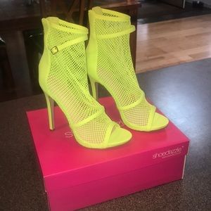 New . Neon green heels, heels